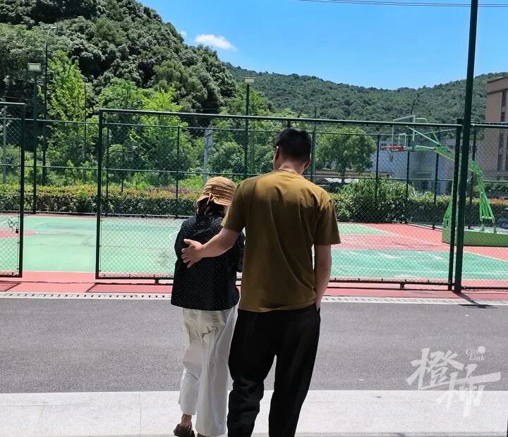 董娟和她老公李刚（化名）