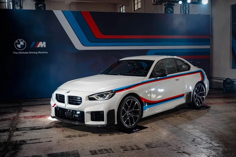 全台僅限量3台的BMW M2 Limited Edition 10 Jahre Taiwan,建議售價為新台幣450萬元,融合頂級手工烤漆工藝。 記者趙駿宏/攝影