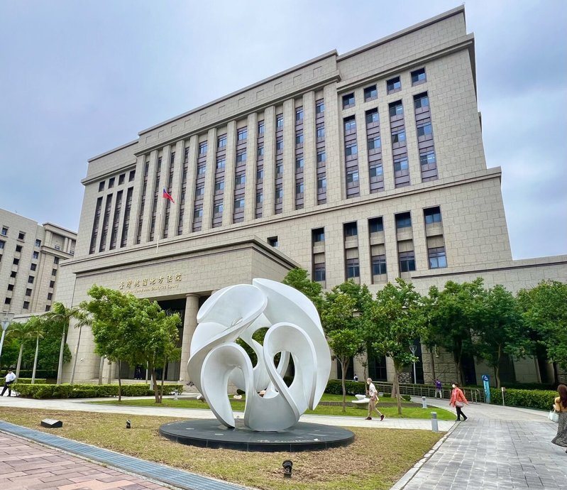 桃園有名色外公趁著到女兒家顧外孫時,對3 歲外孫女猥褻造成受傷,桃園地院依對未滿14歲女子犯強制猥褻罪判處有期徒刑5年。全案仍可上訴。記者陳恩惠/攝影