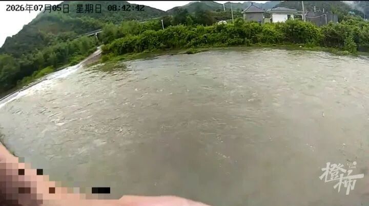 7月5日的溪水 图源自民警执法记录仪