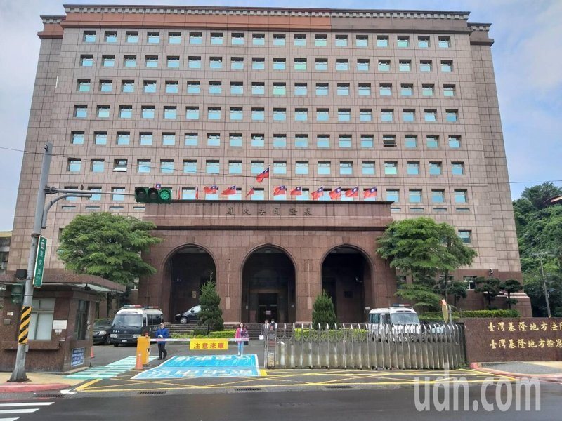簡姓男子與連姓鄰居發生衝突時,持石塊砸對方頭部,又用手指挖出連男雙眼。基隆地方法院法官審理後,依殺人未遂罪判刑14年6月。聯合報系資料照