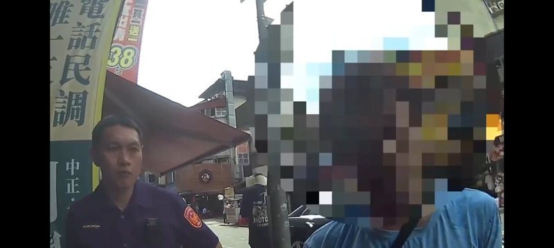 萬華警員阻止男子逃逸。記者廖炳棋/翻攝