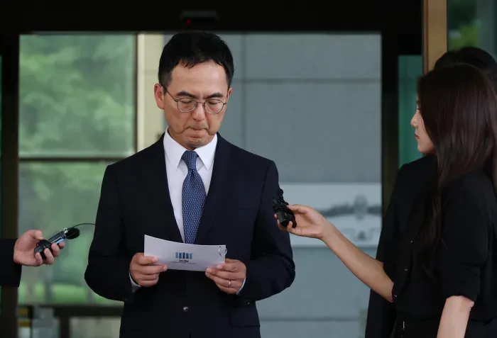 7月31日,韩国代理检察总长具滋贤在《刑事诉讼法》修正案获国会通过后随即请辞。