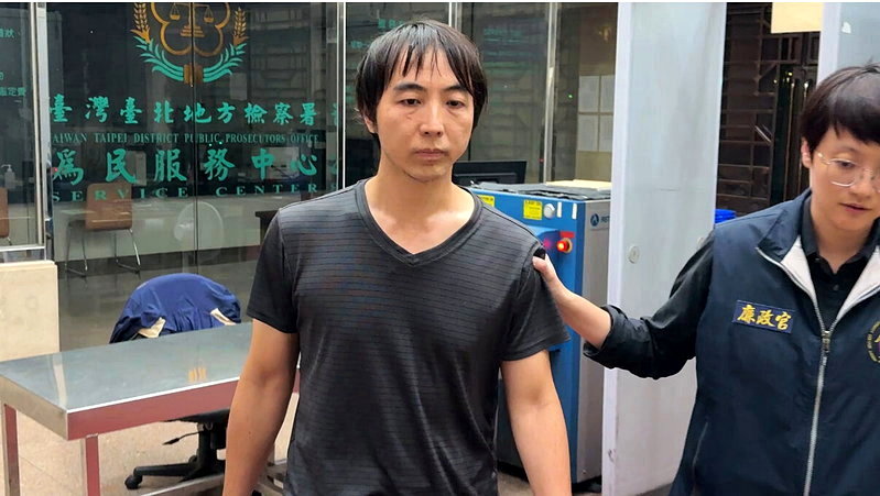中華郵政助理管理師鄭宇飛涉貪10萬交保。記者張宏業/攝影
