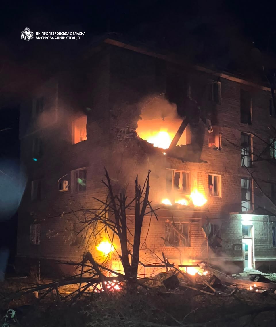 Последствия российского удара по жилому дома в городе Марганце в Днепропетровской области в ночь на 15 августа 2026 года