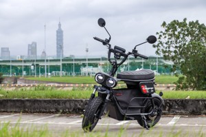 純電代步新生活,宏佳騰Coopop 01歐式街頭微電車體驗!