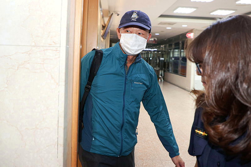 泰山前董事長詹景超涉內線交易被調查局約談，檢方訊後請回。記者曾原信／攝影