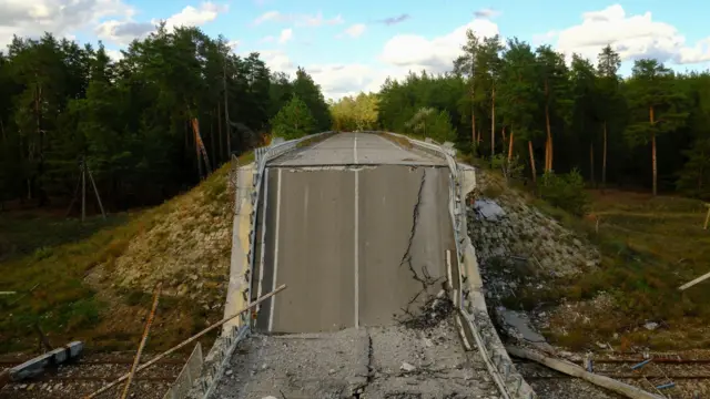 разрушенный мост
