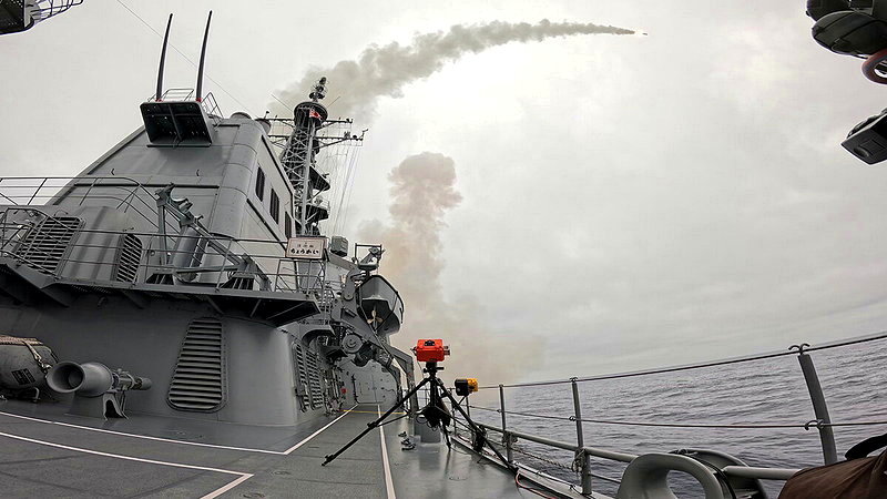 日本海自驅逐艦「鳥海號」於2026年7月29日在美國海軍的支援下,在太平洋進行了「戰斧」飛彈的實彈發射試驗。 日本防衛省網站