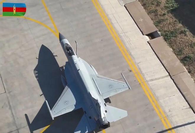阿塞拜疆空军展示枭龙战机:这次不是借的
