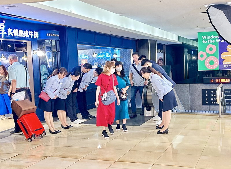 新光三越台北車站商場於上午10點正式開幕營業，開啟台北車站下一個全新的發展階段。記者宋健生／攝影