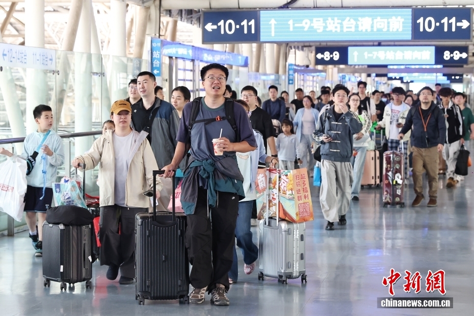 中国交通运输部：2026年国庆假期 全社会跨区域人员流动量21.42亿人次