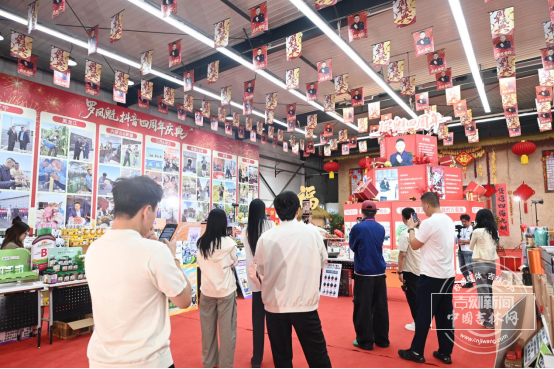 好评中国｜新电商驭“智”而行，何以“向新又向心”？