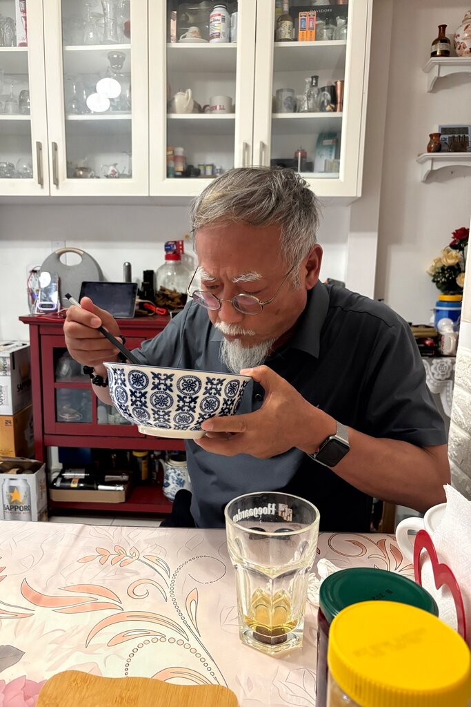 周五，董广平在多伦多。在抵达加拿大后的首次采访中，他表示：“我很高兴，现在坐在这里，感觉就像回到了家。”