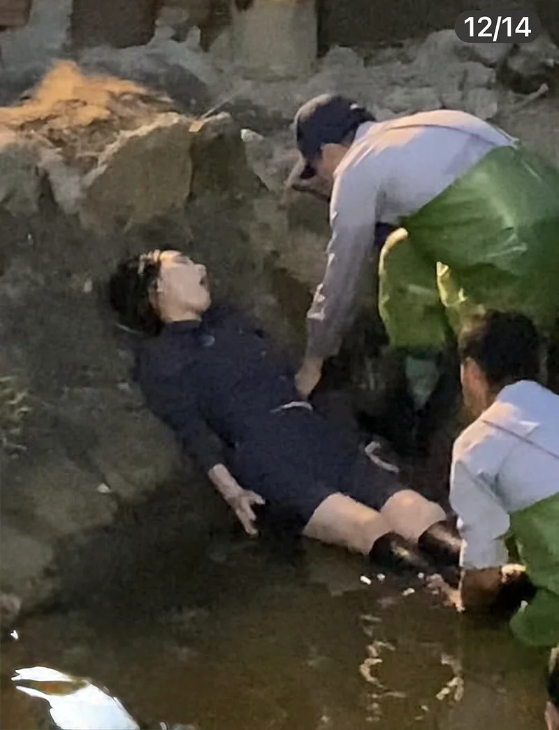 Elly墜河身亡後嘴開開模樣十分驚悚。圖/摘自IG