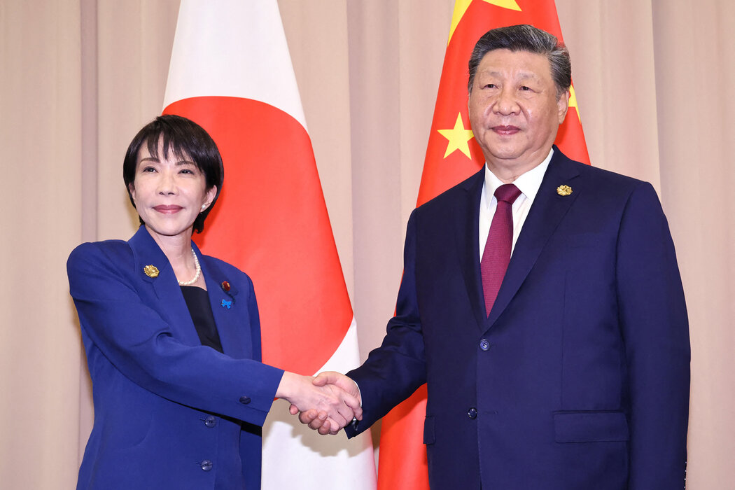 去年在韩国庆州,高市早苗与习近平握手。预计两人将于11月在深圳举行的亚太经济合作组织论坛会议上再次会面。