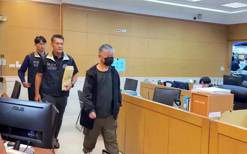 泰山時任董事劉偉龍（右）涉內線交易遭檢調約談。記者張宏業／攝影