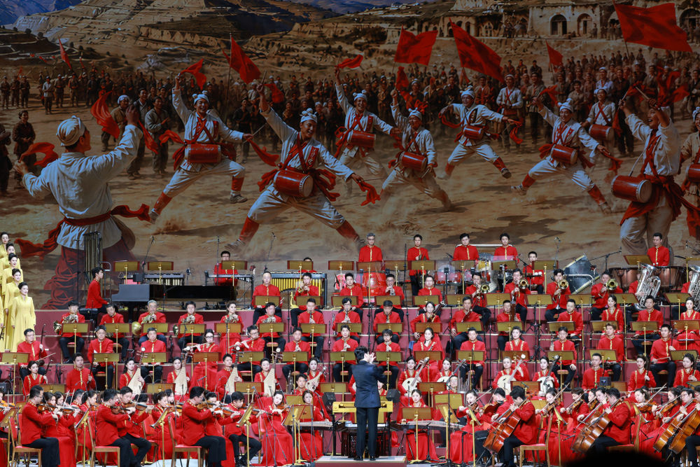 2026年6月29日晚，庆祝中国共产党成立105周年音乐会《人民至上》在北京举行。新华社记者 丁林 摄