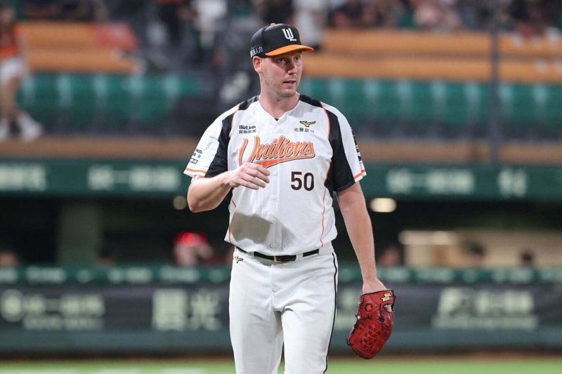 布雷克800局達陣獅隊洋投第1人。 統一獅提供