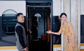 安徽一对新人乘高铁接亲，网友直呼“上亿的婚车”，当事人发声