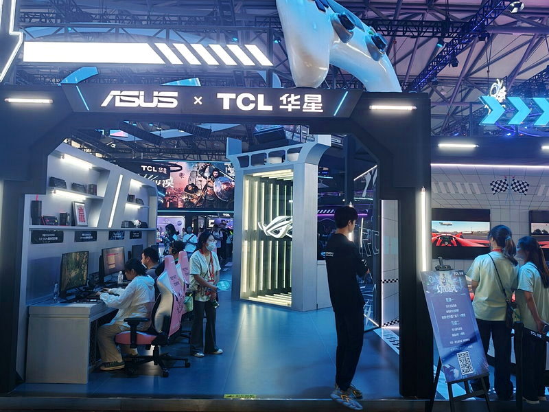 TCL華星今年攜手聯想、華碩、LG、MSI、Acer、BenQ、TCL實業、索尼、雷鳥等十幾家終端品牌展出。記者林宸誼/攝影