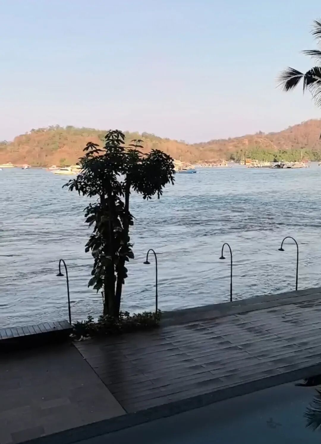 科莫多岛附近海域出现巨大漩涡（受访者供图）