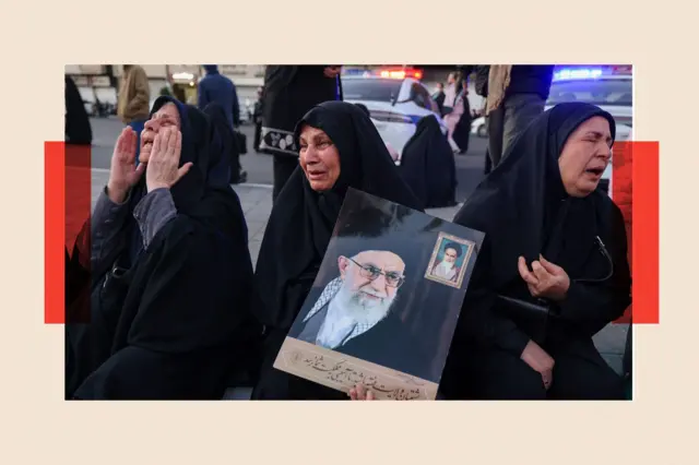 身着黑色恰多尔(chador)的妇女哭泣着,手中紧抱着阿里·哈梅内伊(Ali Khamenei)的肖像。