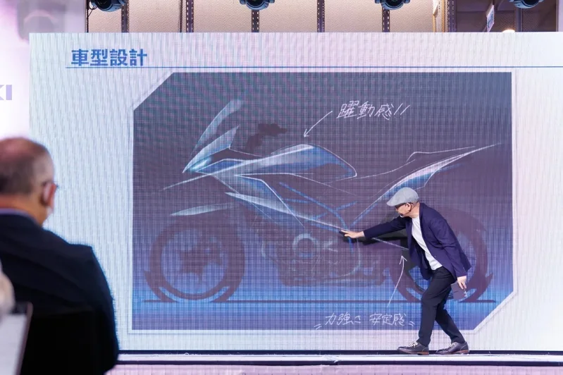 日本 SUZUKI 本社首席設計師古橋伸介與加藤幸生親臨新車發表會現場。 圖/台鈴 SUZUKI 提供