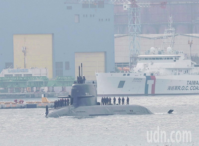海鯤艦首度展開跨夜測試,即將完成交艦前最後階段。記者劉學聖/攝影