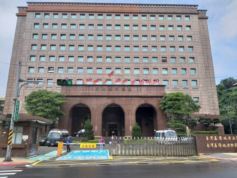 黃姓男子搭乘台鐵區間車，乘機撫摸坐在旁邊少女的大腿。基隆地方法院法官審理後，認定黃男性騷擾少女，判刑４月。全案可上訴。圖／聯合報系資料照