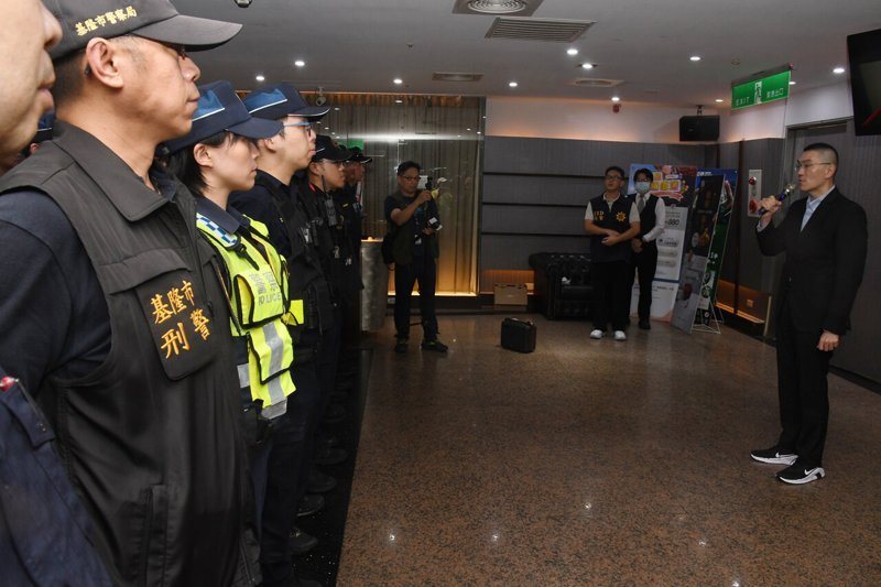 警日一前查獲5公斤原料可製7萬顆喪屍煙彈，謝國樑青春專案籲青少年千萬別碰。記者游明煌／翻攝