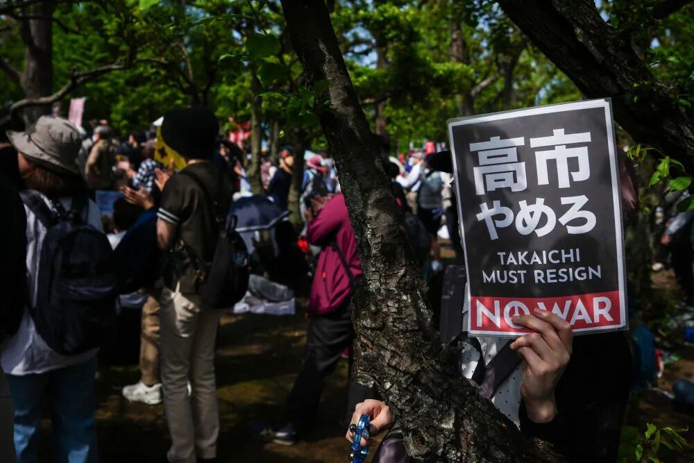 风声丨支持率一夜狂跌，高市早苗的人设怎么崩了？