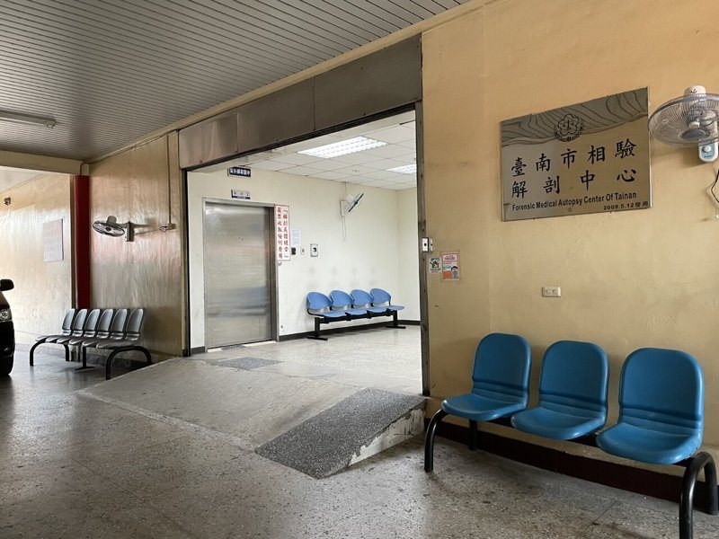 中部青少年情侶檔命喪台南黃金海岸,檢警今下午相驗後,決定擇期解剖,釐清死因。聯合報系資料照