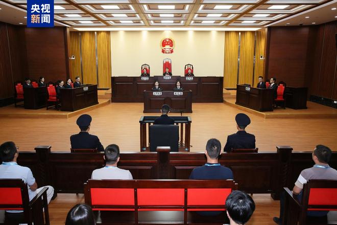 受贿1.44亿余元 重庆市政协原党组成员、副主席段成刚一审被判无期