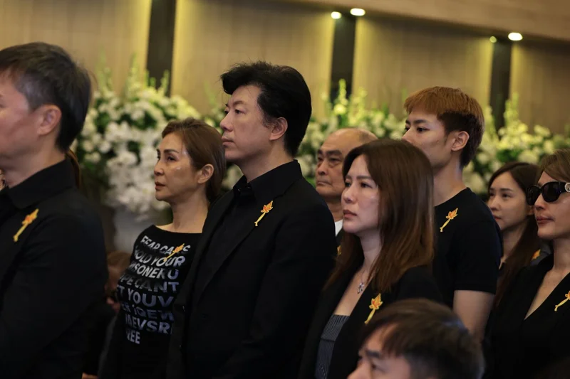 文汶(右起)、吳皓昇、梁佑南。圖/民視提供