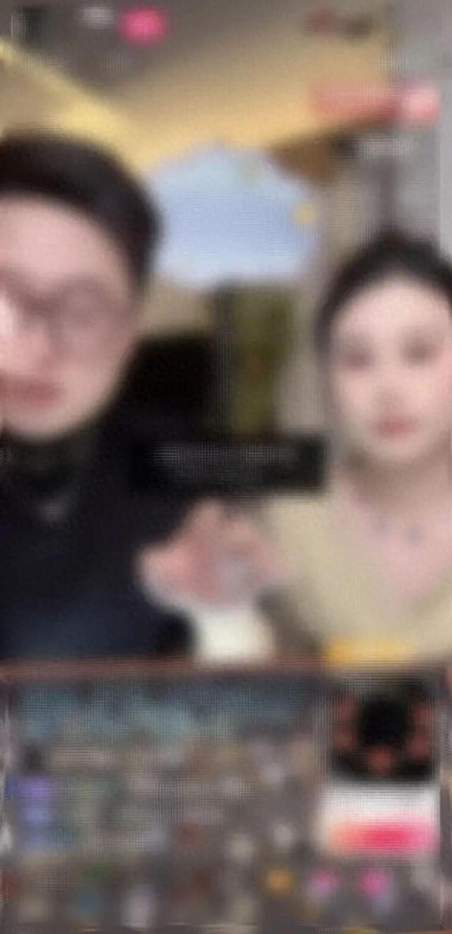 网红直播时被警方当场带走!国际大牌全是假货