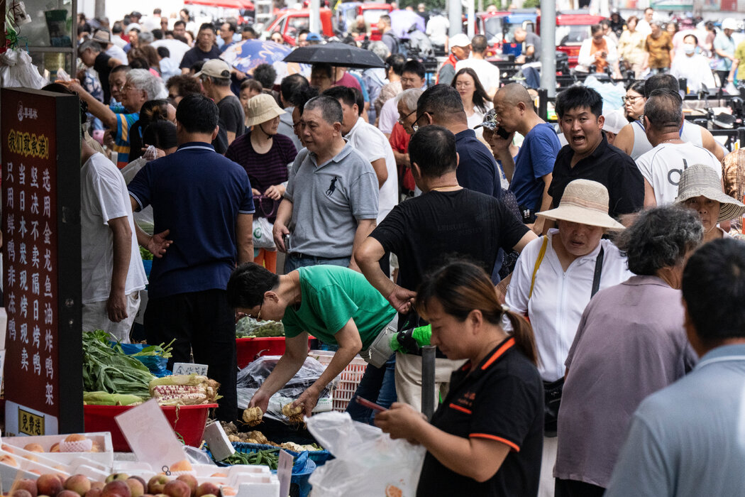 房地产市场的长期低迷侵蚀了居民家庭财富,导致中国消费支出持续疲软。