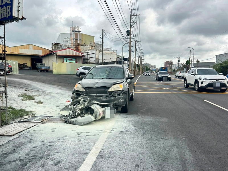 陳姓男子吸喪屍煙彈毒駕撞死騎士,還一路推撞機車導致起火。記者巫鴻瑋/翻攝