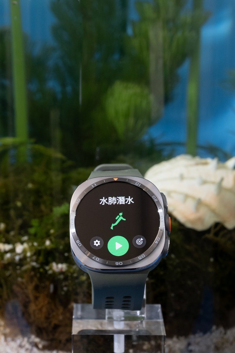 Samsung Galaxy Watch Ultra2具備IP69K、10 ATM防水等級，並通過EN13319潛水設備專業認證。圖／三星提供