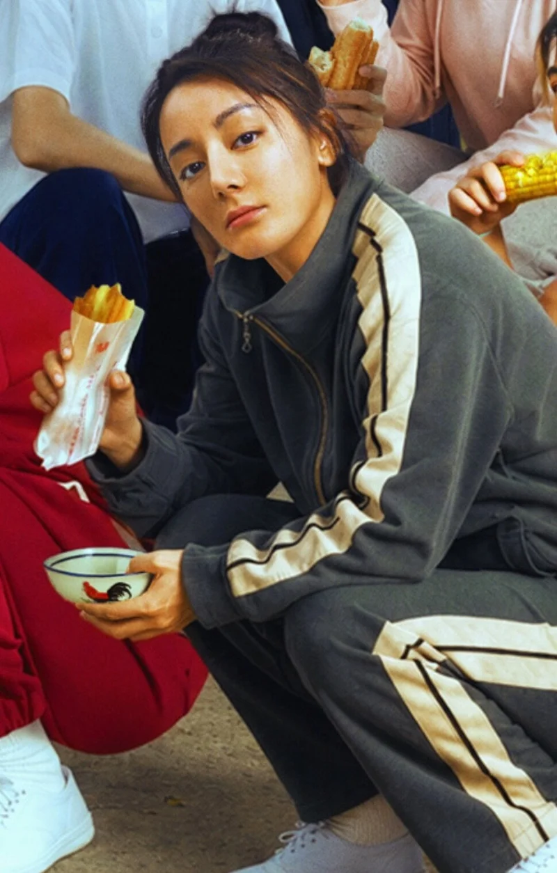 迪麗熱巴在「功夫女足」飾演峨眉隊8號前鋒「鈺瓏」。圖／摘自微博