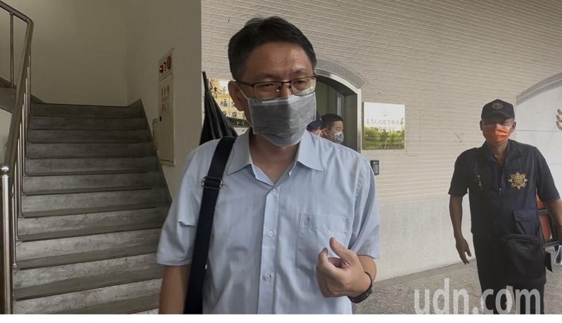 彰化縣芬園鄉保鮮膜裹覆女屍案，檢察官今天下午率法醫相驗後，要驗DNA後，才能確認死者身分。記者劉明岩／攝影