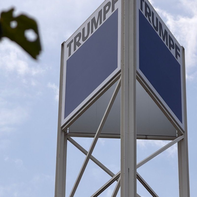 TRUMPF接受亞洲媒體聯訪表示，先進封裝將是未來半導體成長最快的領域， 雷射、電漿及光學三大技術並進。圖為樹立在TRUMPF整個研發和製造中心的標竿。記者簡永祥／攝影