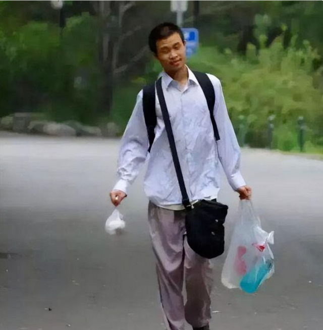 网上有人拿韦东奕和王虹比较，其实生活方式都是个人选择，并没有高低之分