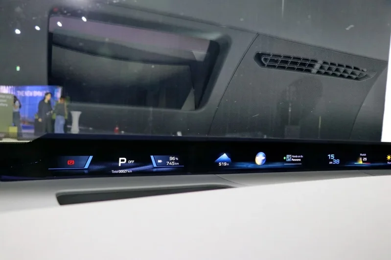 BMW iX3 即將於 10 月正式在台上市,總代理汎德日前搶先舉辦媒體預賞。 記者陳威任/攝影