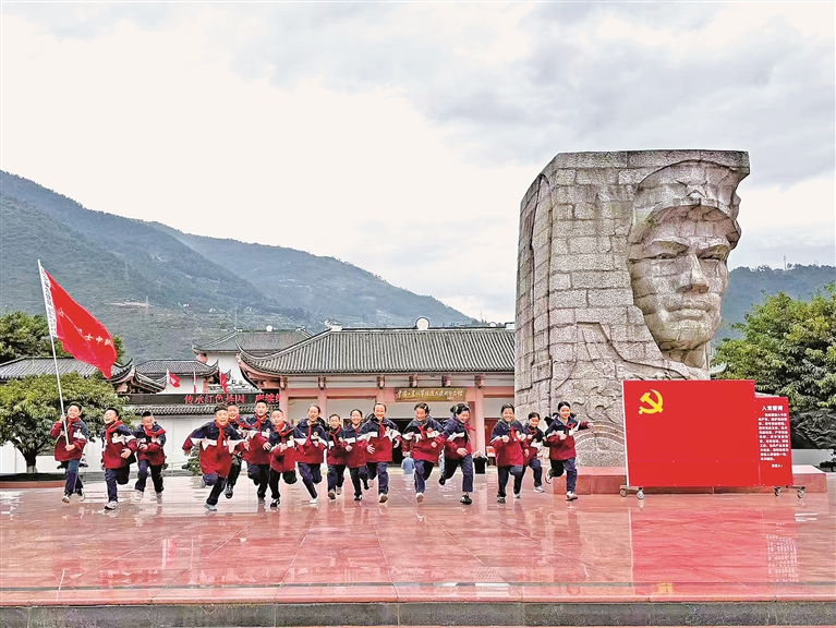 四川:长征的路,在脚下不断延伸