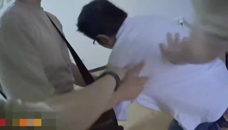 台中市張姓男子為首的詐騙集團，將民宅偽裝成虛擬貨幣交易所，詐騙被害人，台中市刑大去年迄今，陸續查緝17人到案。記者陳宏睿／翻攝