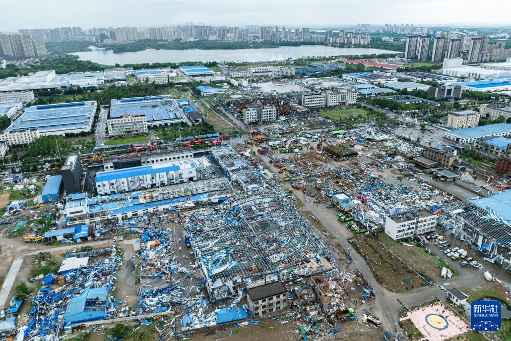 这是7月7日在湖北省黄冈市黄州区拍摄的受灾现场（无人机照片）。 新华社记者 伍志尊 摄