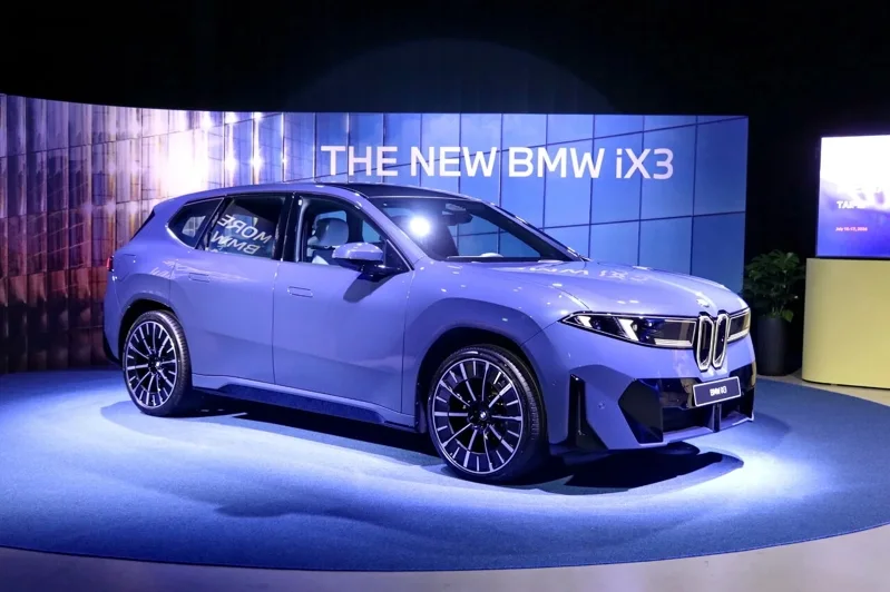 BMW iX3 即將於 10 月正式在台上市,總代理汎德日前搶先舉辦媒體預賞。 記者陳威任/攝影
