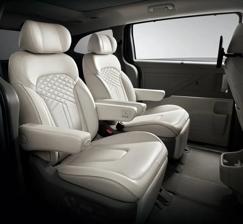 HYUNDAI 汽車持續強化台灣 MPV 產品布局,正式推出 CUSTIN 車系全新頂級旗艦車型 CUSTIN Royal。 圖/南陽實業提供