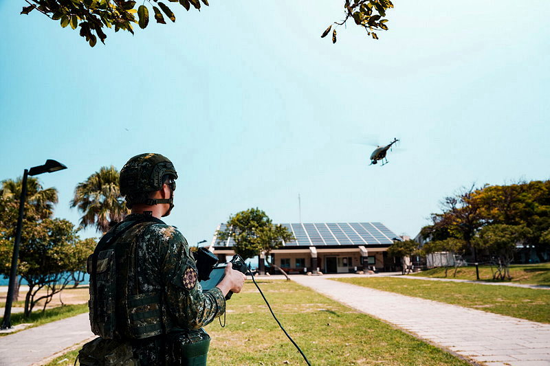 國軍「漢光42號演習」今天進入第2天，第四作戰區首次兵力前推小琉球。圖／第四作戰區提供